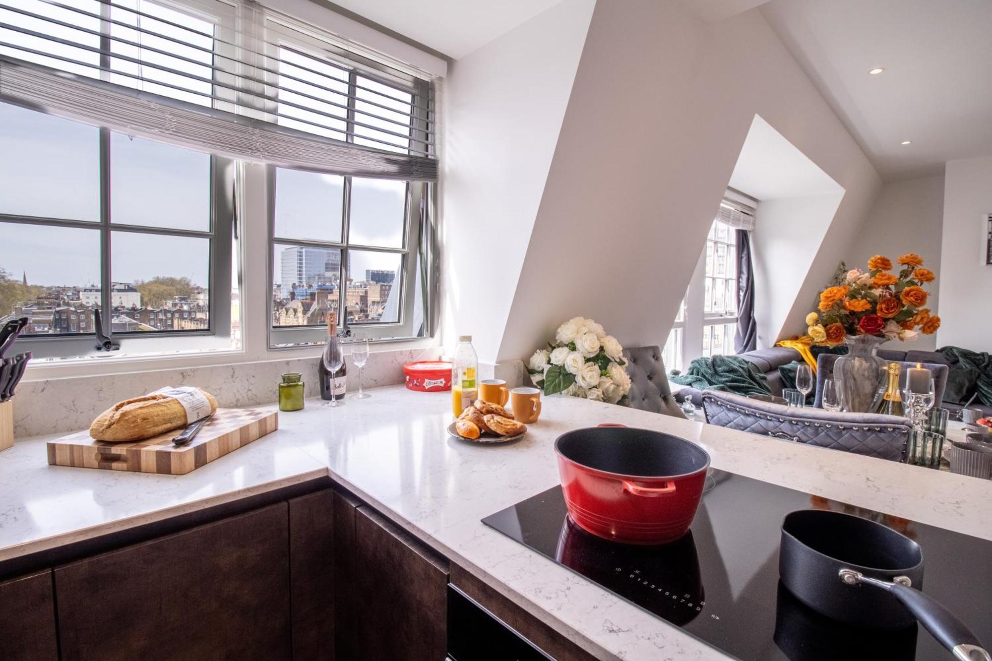Luxurious 1-Bedroom Penthouse In Marble Arch 71 Лондон Екстер'єр фото