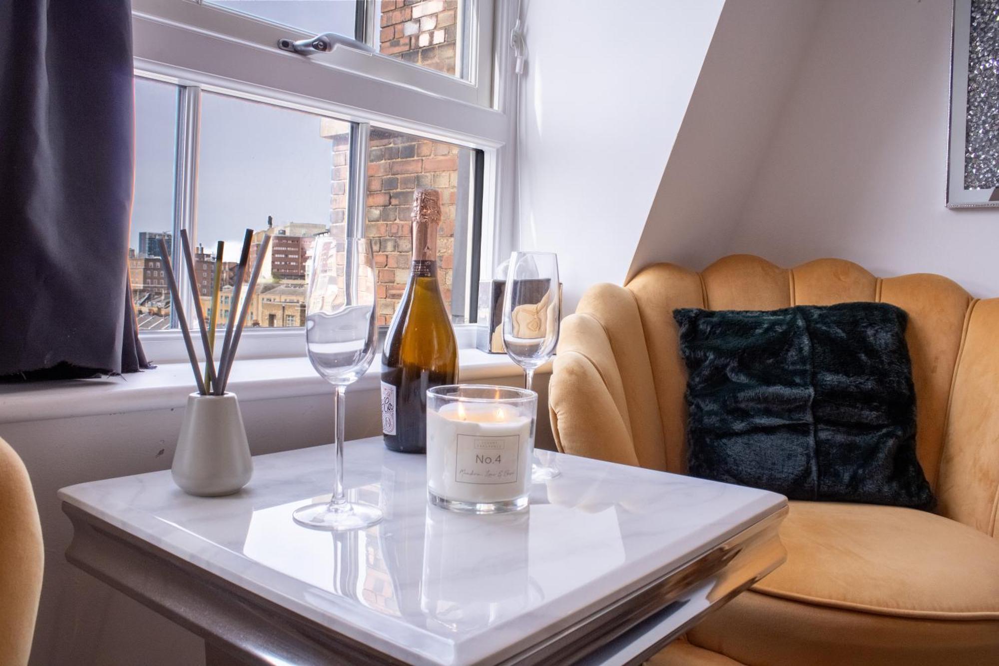 Luxurious 1-Bedroom Penthouse In Marble Arch 71 Лондон Екстер'єр фото